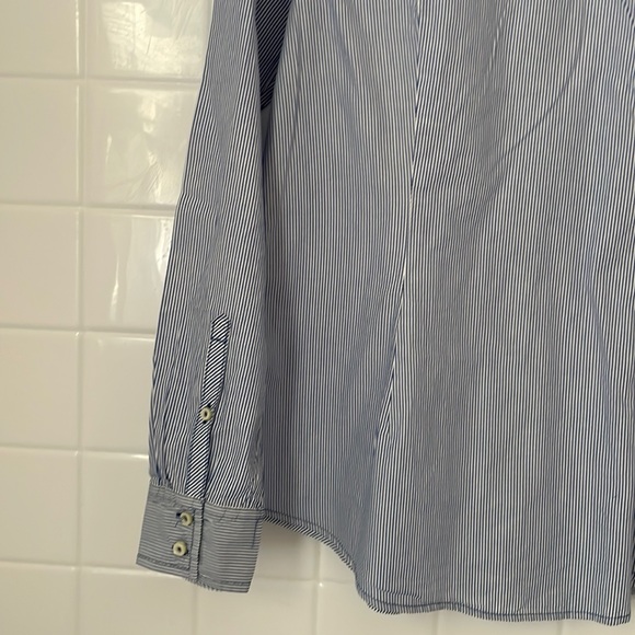Gap long sleeves, buttons downs shirt, size M. Striped blue and white. - Picture 11 of 16
